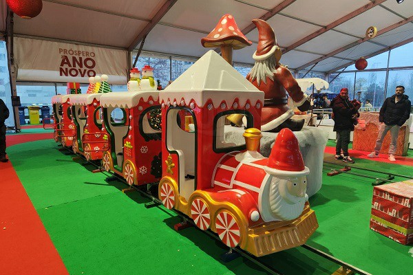 ride on mini christmas train for kids