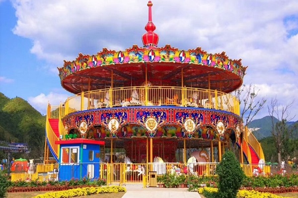 How Much Space Should You Reserve Around a 48-Seat Double Decker Carousel for Safe Guest Flow?